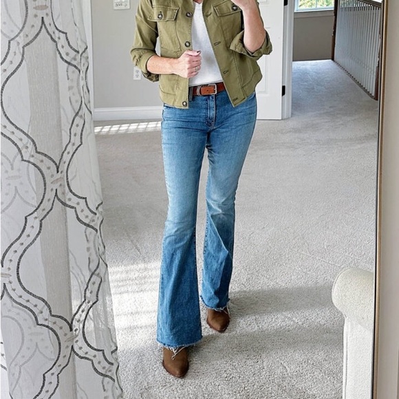 MOTHER Weekender Fray Jeans in Meet Cute 31 - Picture 4 of 10
